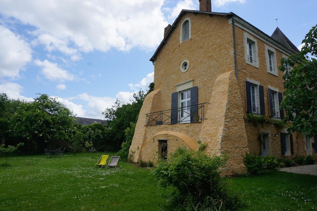 Bed and Breakfast Le Prieure Lézigné Exterior foto